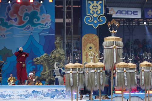 Хотын дарга наадмын нээлтийг ШИНЭЛЭГ гэж тодотгов